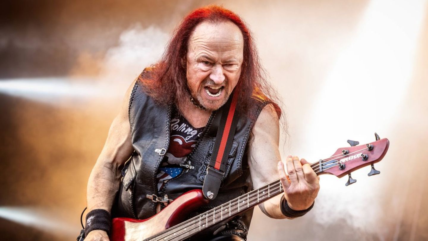 Venom singer Cronos: Metal world mourns the legend
