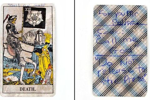 Tarotkarte Tod neben handschriftlicher Botschaft