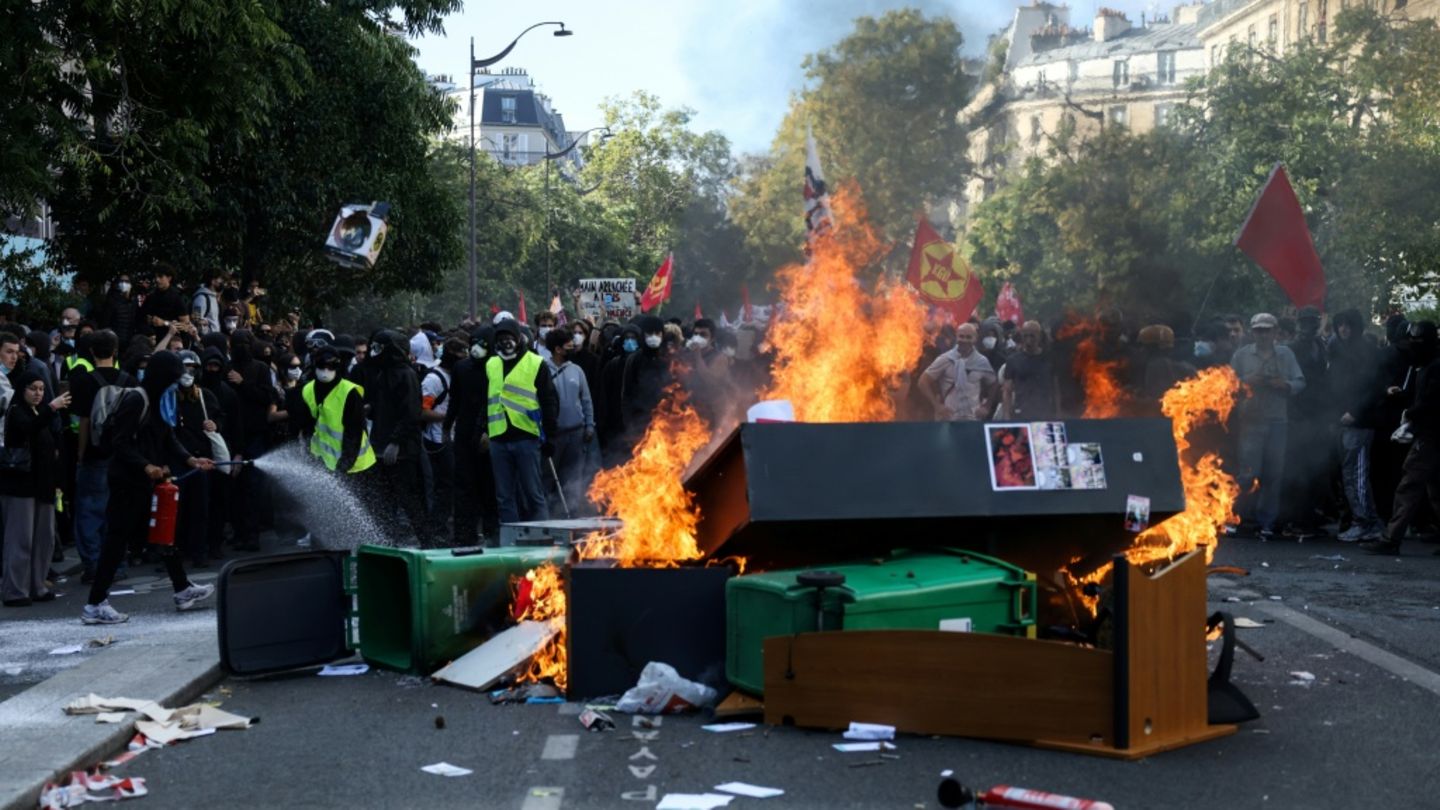 Regierungskreise: Macron berät mit wichtigen Ministern über Schülerproteste