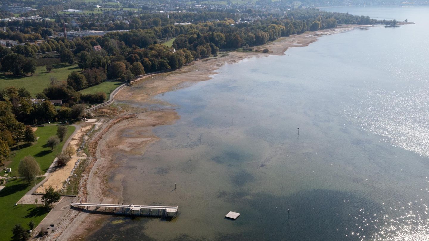 „Es ist ein Wahnsinn“: Luftbilder dokumentieren extremes Bodensee-Niedrigwasser