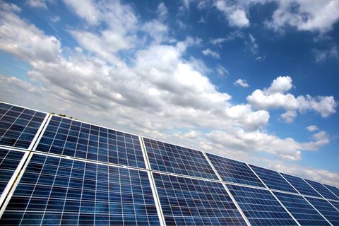 Solar-Module in Nordrhein-Westfalen: Für die deutsche Klimaneutralität muss der Energiesektor umgebaut werden