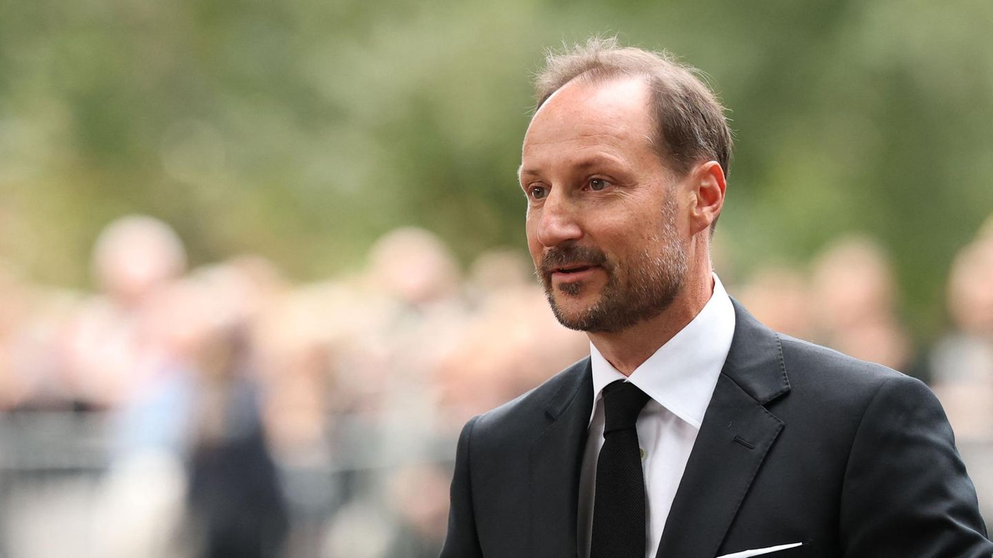 König von Norwegen: Gerührter Haakon: Vermisse es, mit meinem Vater zu sprechen
