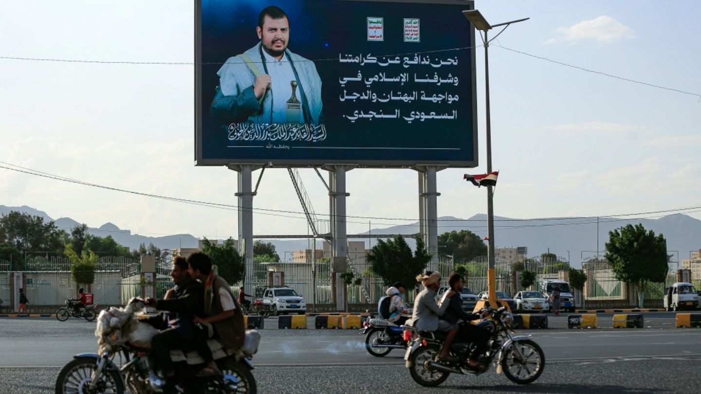 Jemen: Huthis melden saudiarabische Angriffe auf Ölanlage nahe Sanaa