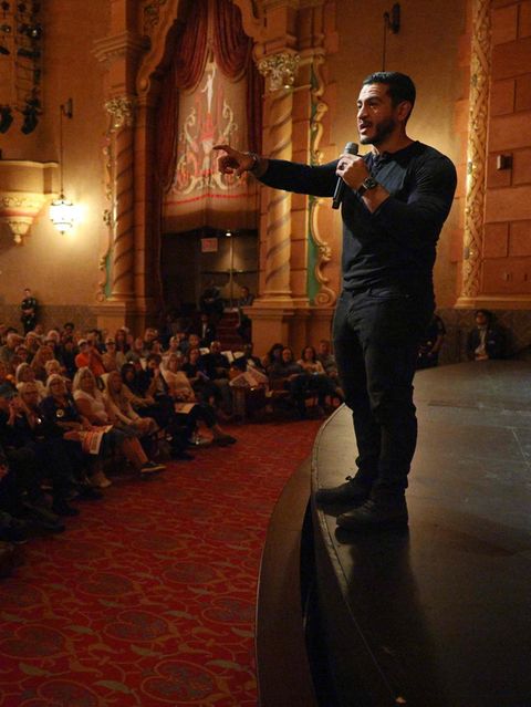 Für seine Kundgebung in Muskegon lud Abdul El-Sayed ins örtliche Theater ein. Etwa 1400 Menschen wollten den demokratischen Senatskandidaten in Michigan erleben