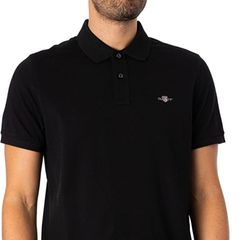 Bei Amazon gibt es ein Poloshirt von Gant für mehr als die Hälfte reduziert.