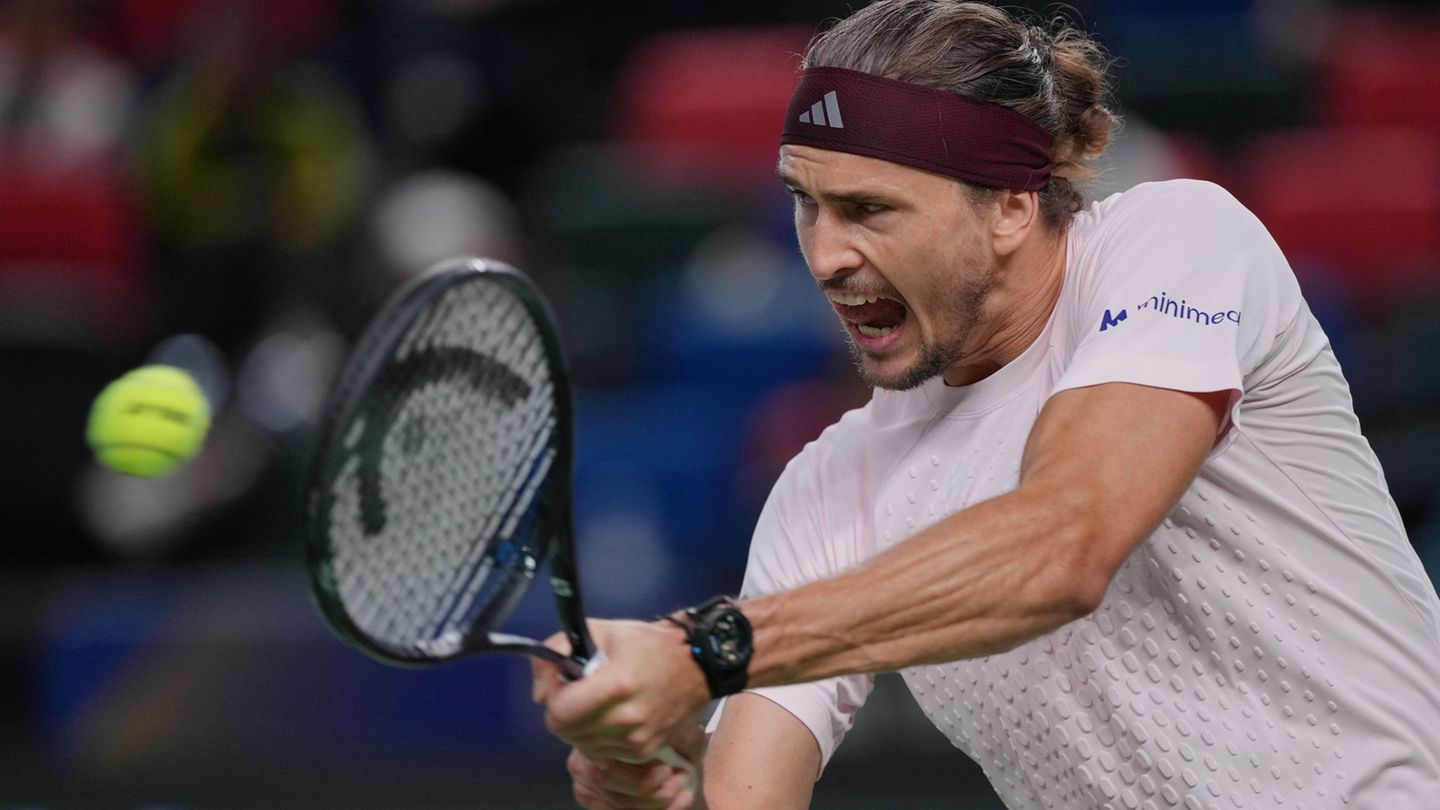 Tennis: Zverev steht im Halbfinale von Shanghai