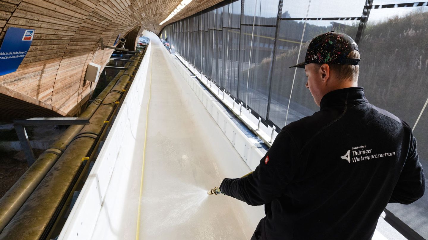 Wintersport: Kunsteis in fünf Tagen - Eiskanal Oberhof vor Saisonstart