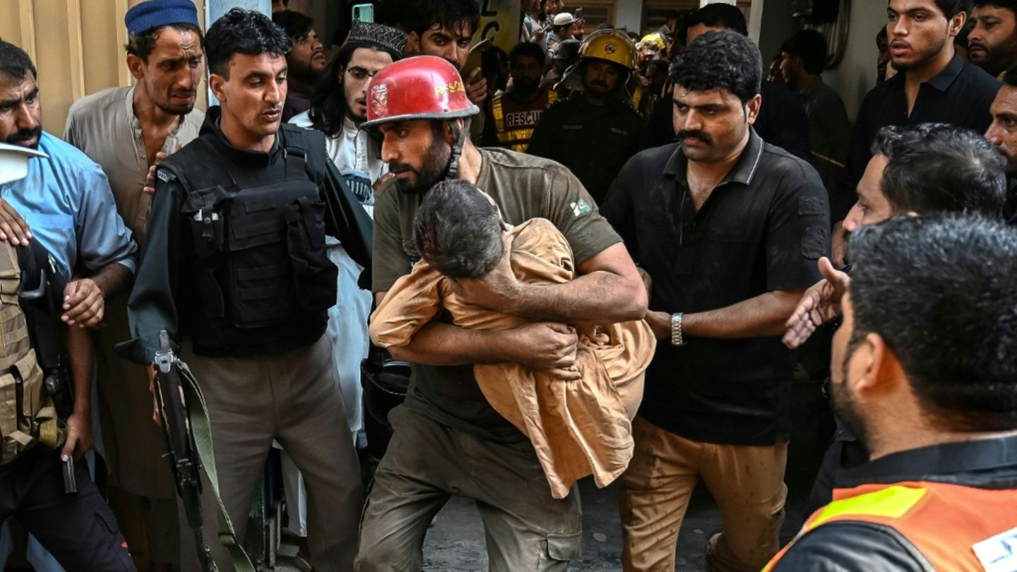 Mehr als 30 Kinder sterben bei Einsturz von Schuldach in Pakistan