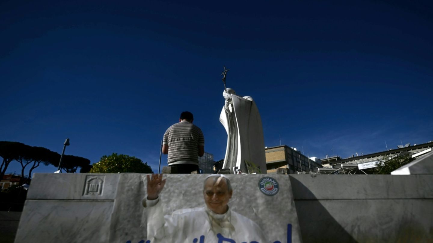 Papst telefoniert mit Putin und fordert Waffenruhe im ukrainischen Oleschky