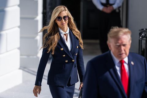 Katie Zacharia und Donald Trump kurz vor dem Abflug nach Alaska