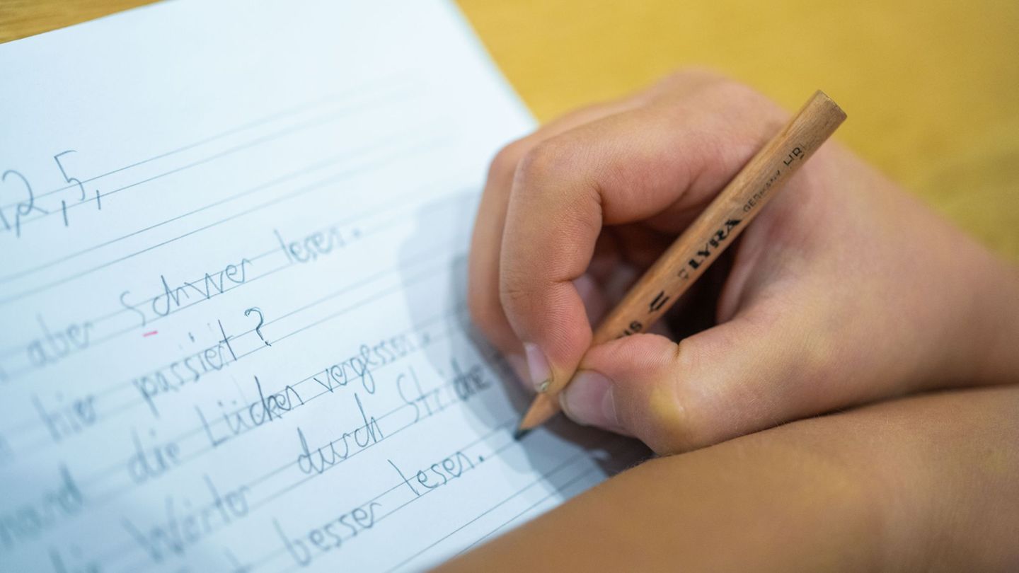 Neue Regeln im Lehrplan: Von Grund- und Schreibschrift - Was Thüringer Kinder lernen