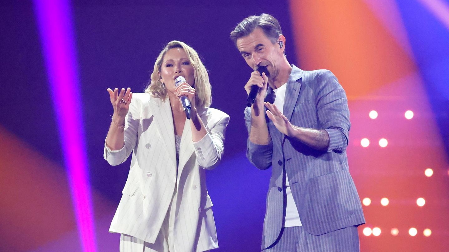 „Heute Abend lasse ich die Bombe platzen!“: Helene Fischer bringt Fans zum ...