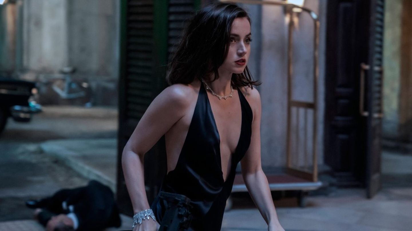 James-Bond-Versteigerung: Kleid von Ana de Armas kommt unter den Hammer