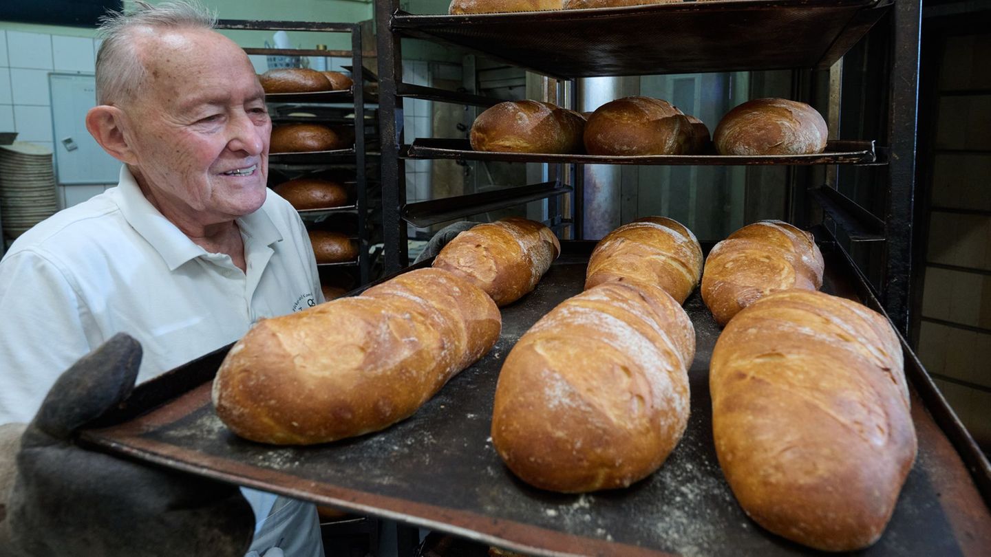 Handwerk: Seit 65 Jahren Meister - Gert Ebenrecht backt weiter