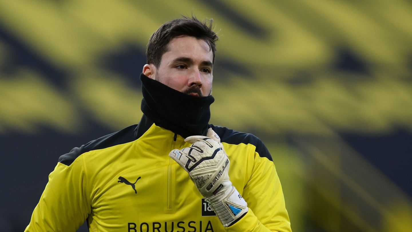 Fußball: US-Pokal: Ex-BVB-Torwart Bürki nach Zusammenprall in Klinik
