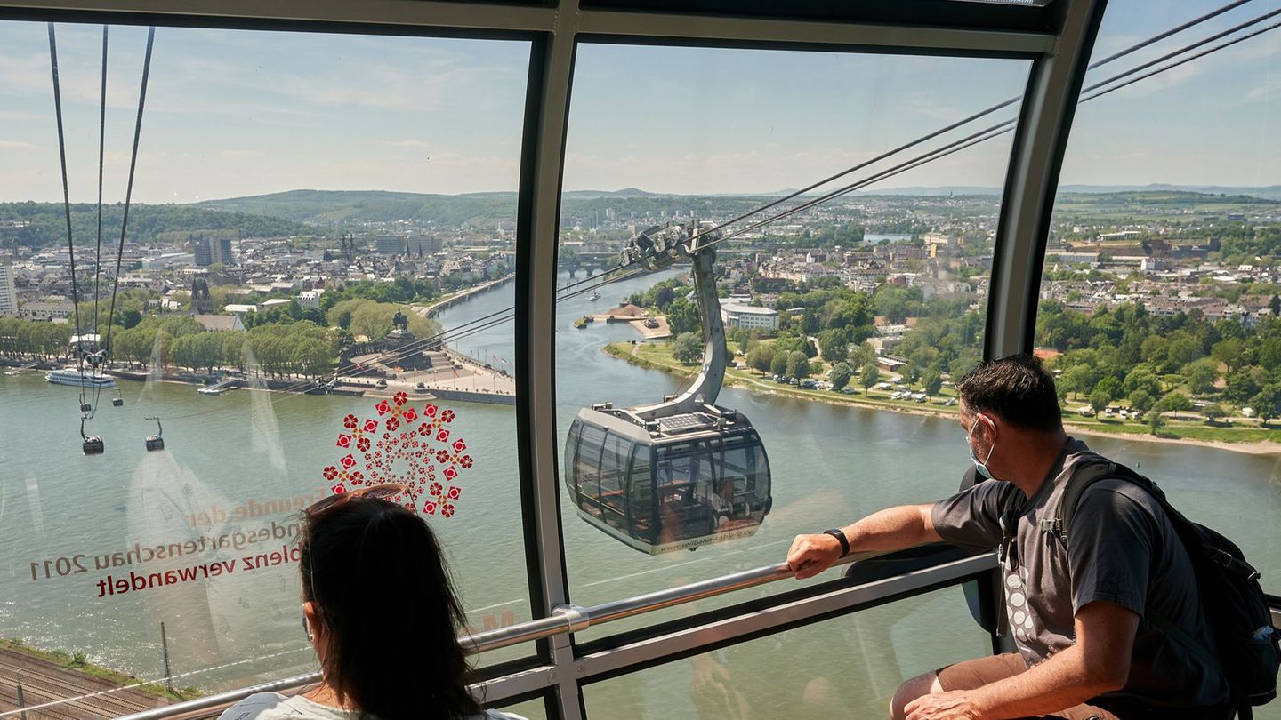 Die Welt ist eine Etage tiefer: Über den Dingen: Wo Rheinland-Pfalz in die Luft geht