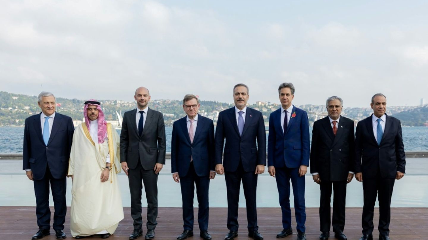 Treffen in Istanbul: Außenminister fordern Deeskalation im Iran-Krieg und Hormus-Öffnung