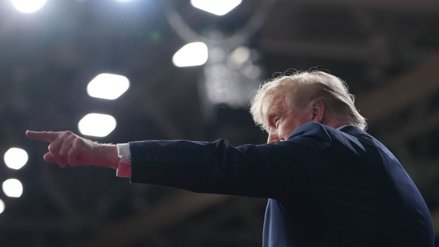Parlamentswahlen: Auf Trump-Wahlkampftour: Audi kündigt SUV-Werk in den USA an