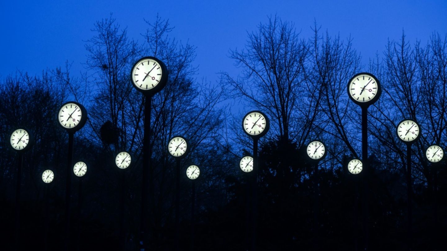 Sommerzeit zu Ende: Uhren auf Normalzeit zurückgestellt