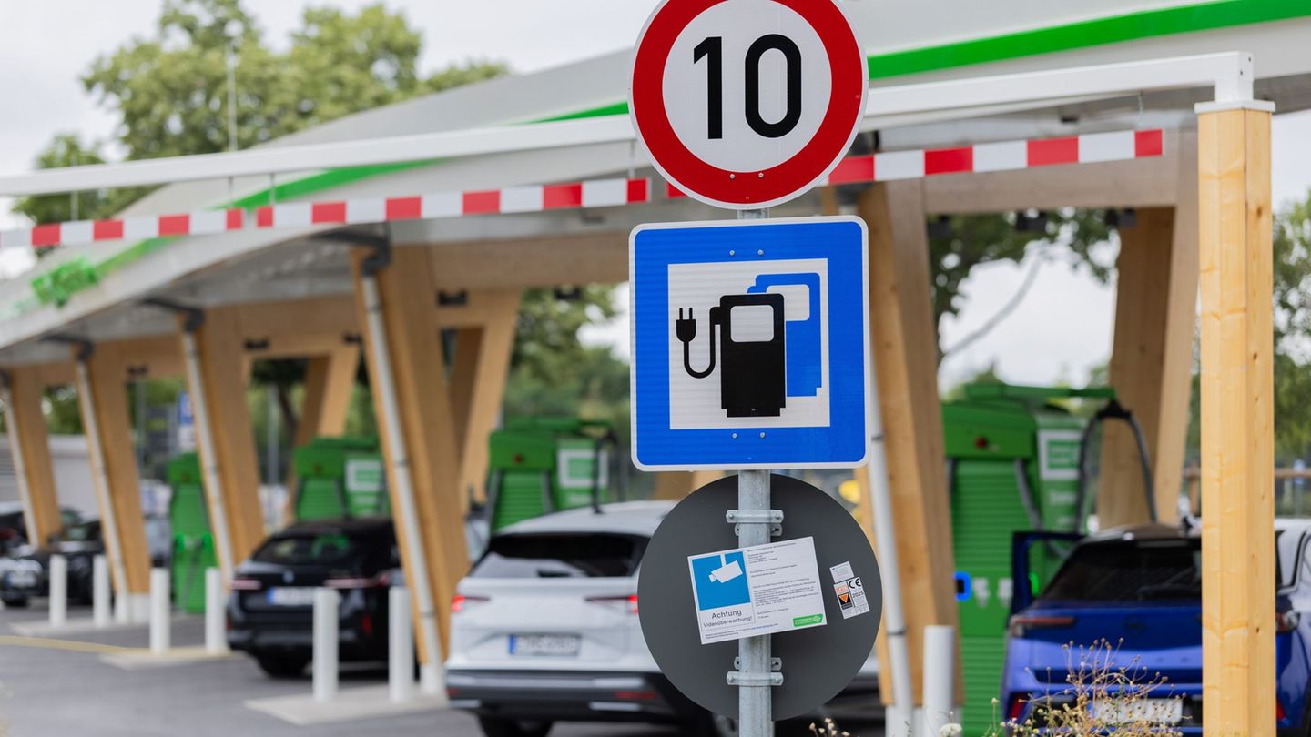 Marktstudie Neuwagen: Wegen hoher Nachfrage: E-Autos werden teurer