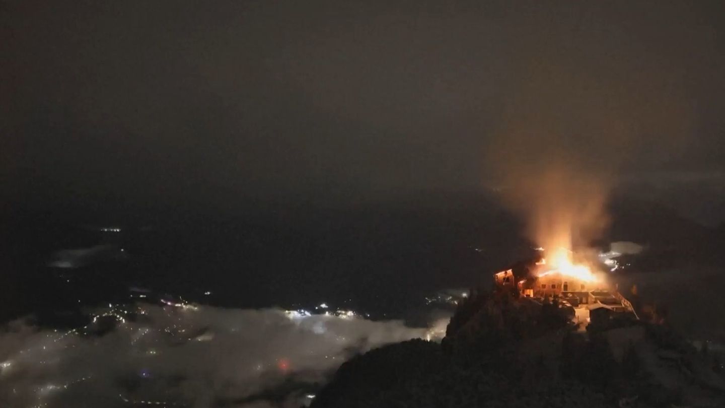 Berchtesgarden: Feuer an Hitlers Kehlsteinhaus: Zeitraffer zeigt die Zerstörung
