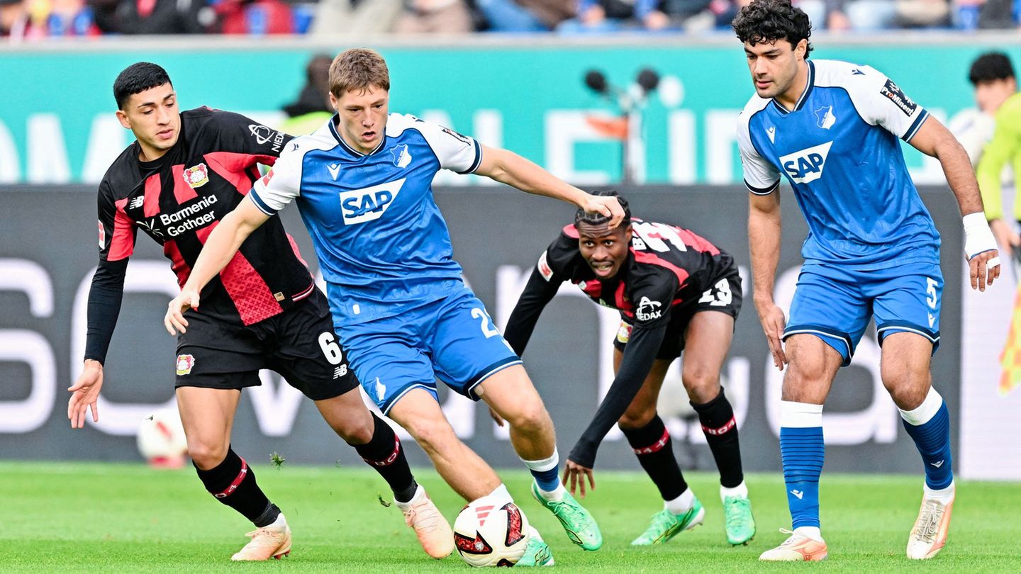 Fußball-Bundesliga: „Bisschen dumm“: Rüffel für Prass' Gelb-Rot nach Torjubel