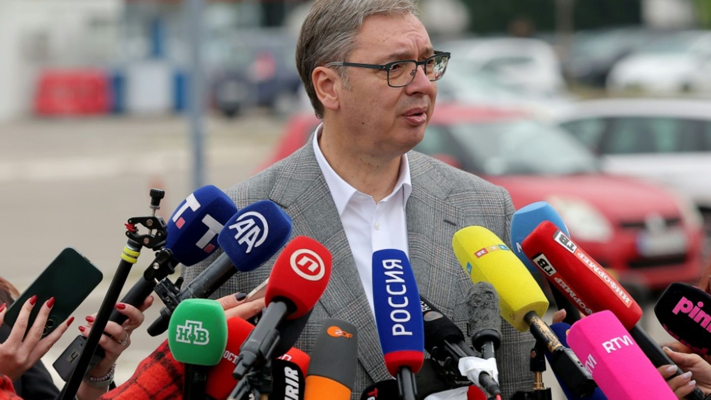 Parlamentswahl in Serbien: Vucic gesteht Niederlage ein