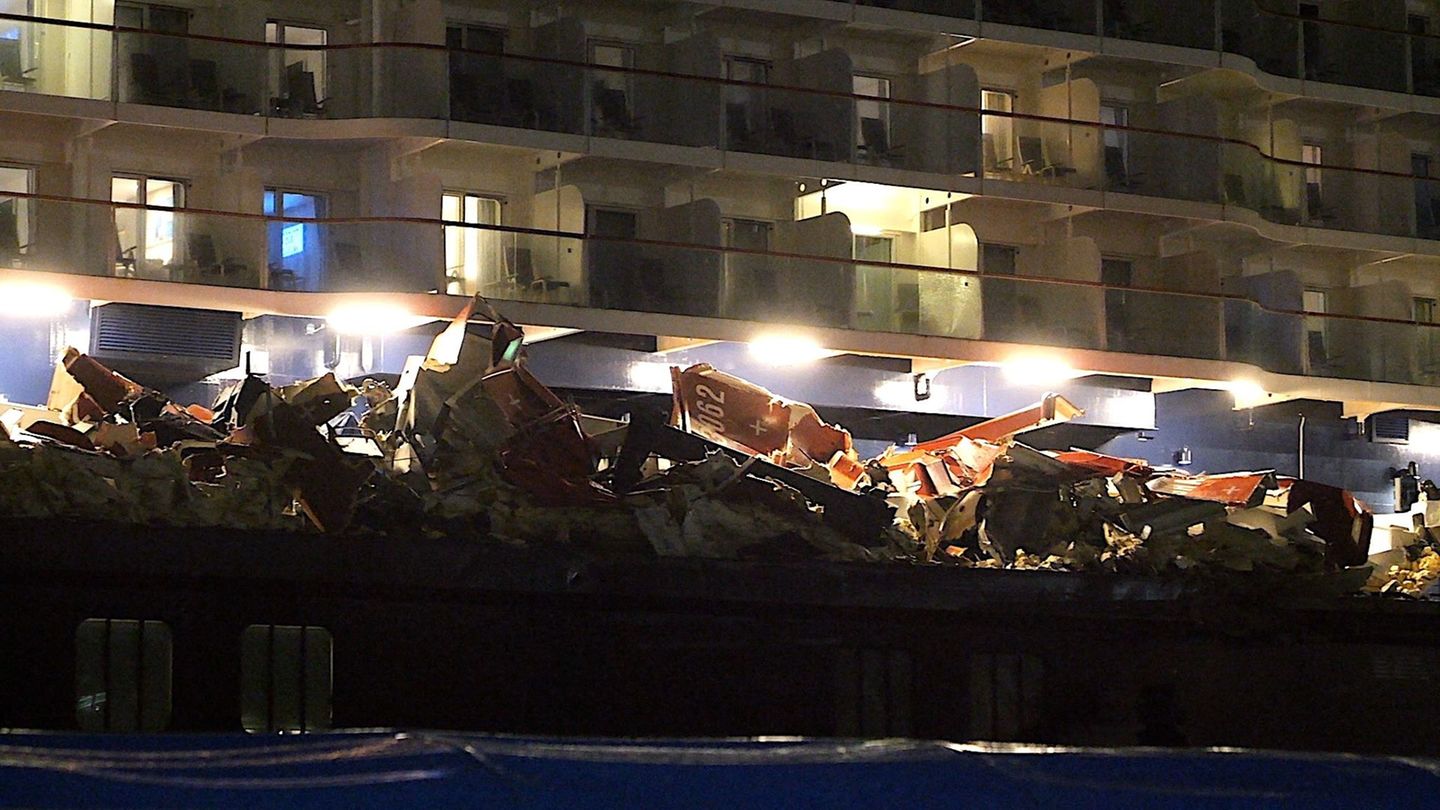 Kollision in Bremerhaven: Kreuzfahrtschiff rammt Schiffe – Polizei will informieren