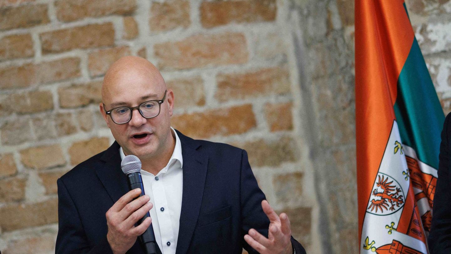 Wege gegen Jugendgewalt: OB von Frankfurt ruft nach Gewaltattacke zu Zivilcourage auf