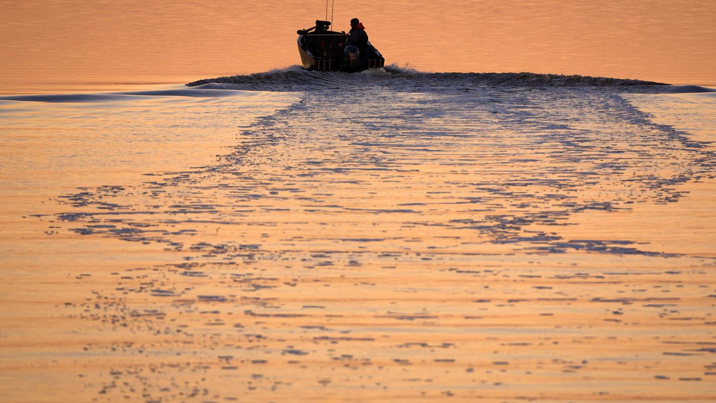 Schifffahrt: Schiff sinkt bei Abschleppversuch auf Barther Bodden