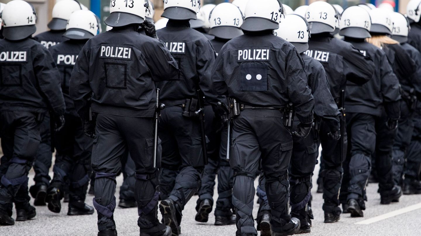 Proteste: Polizei kündigt hartes Vorgehen gegen „Krawallmacher“ an