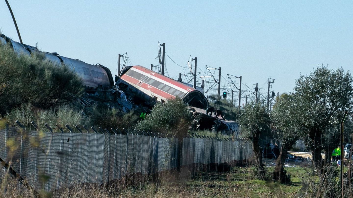 Bahn: Mindestens 30 Tote bei Zugunglück in Spanien