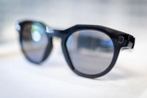 Smart Glasses sind kaum von normalen Brillen zu unterscheiden. Der FC St. Pauli verbietet sie künftig im Stadion