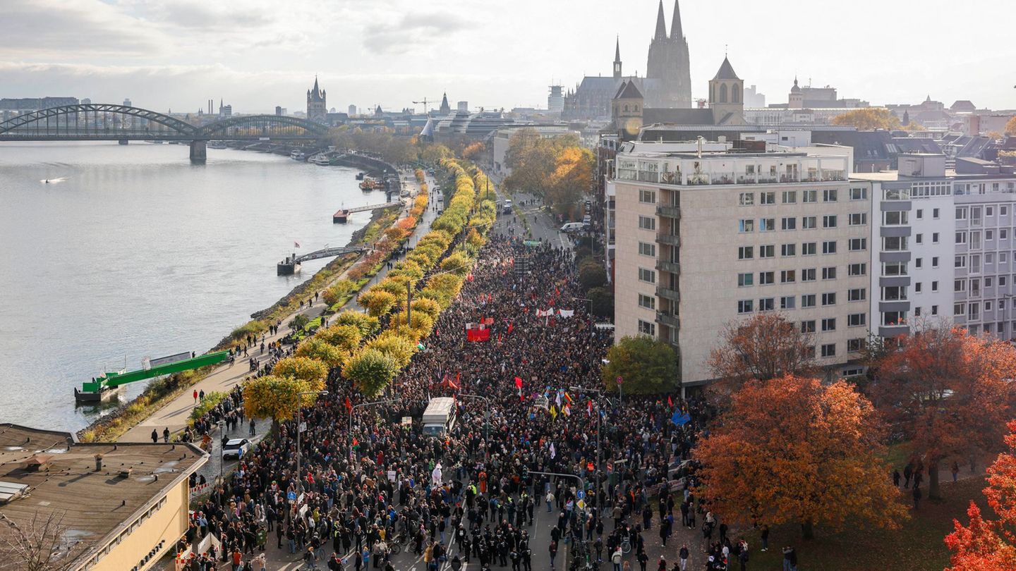 Demonstrationen: Tausende beteiligen sich an Gen-Z-Demos in NRW
