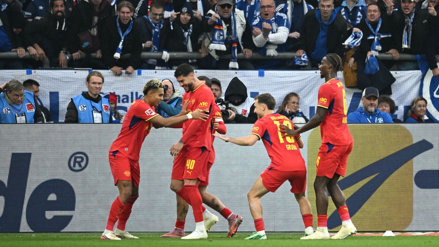 Fußball-Bundesliga: Leipzigs erstes Auswärtssieg vergrößert Schalkes Sorgen