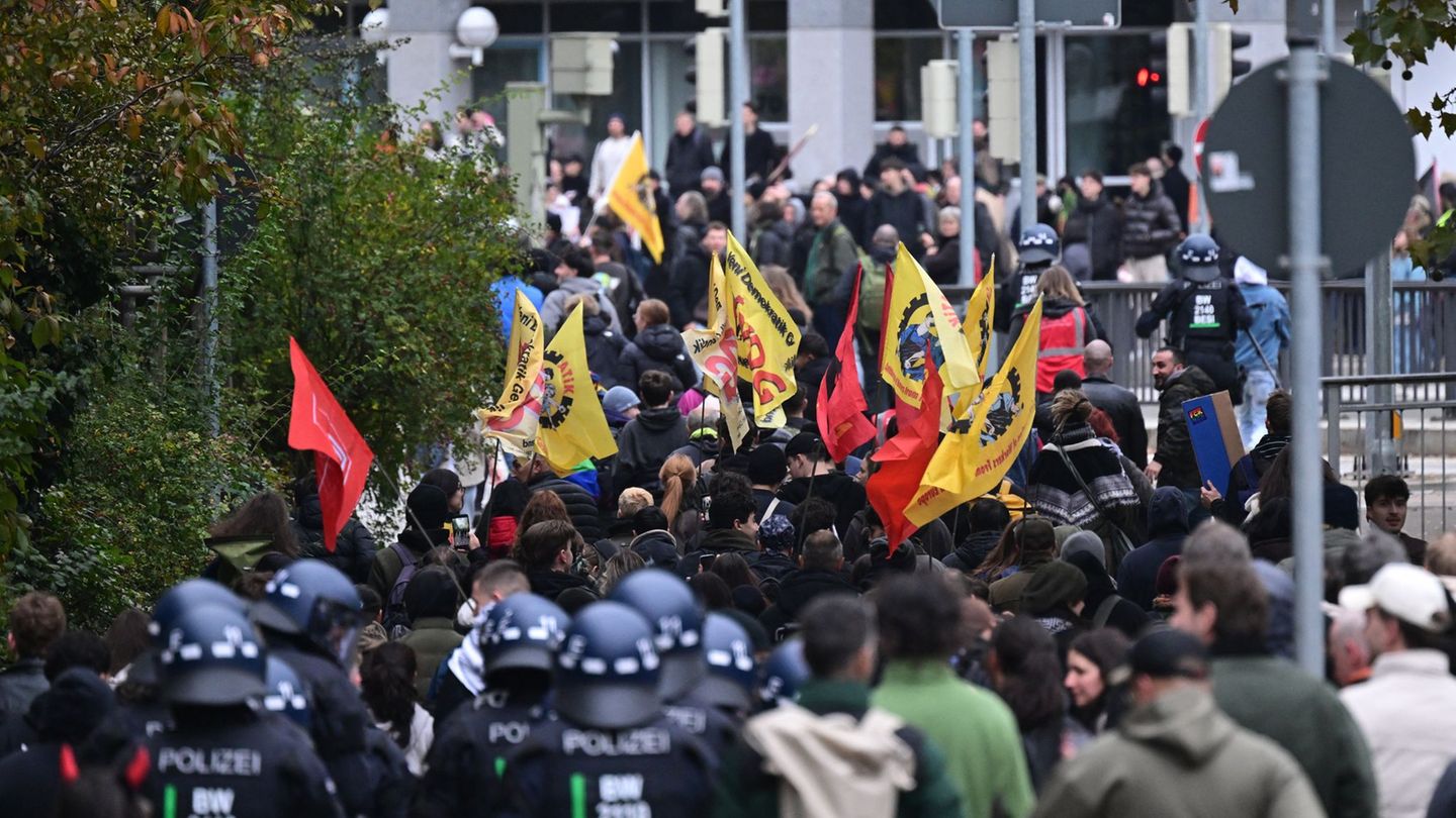 „Gen Z“ demonstriert: Polizei: Kein friedlicher Protest in Stuttgart