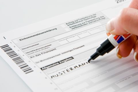 Auch für viele Angestellte lohnt sich die Steuererklärung. Doch Vorsicht: Schummler können schnell auffliegen
