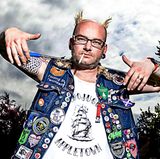 Folding Boy Two Hawks ist waschechter Schotte und lebt in Aberdeen. Minigolf spielt er trotzdem.