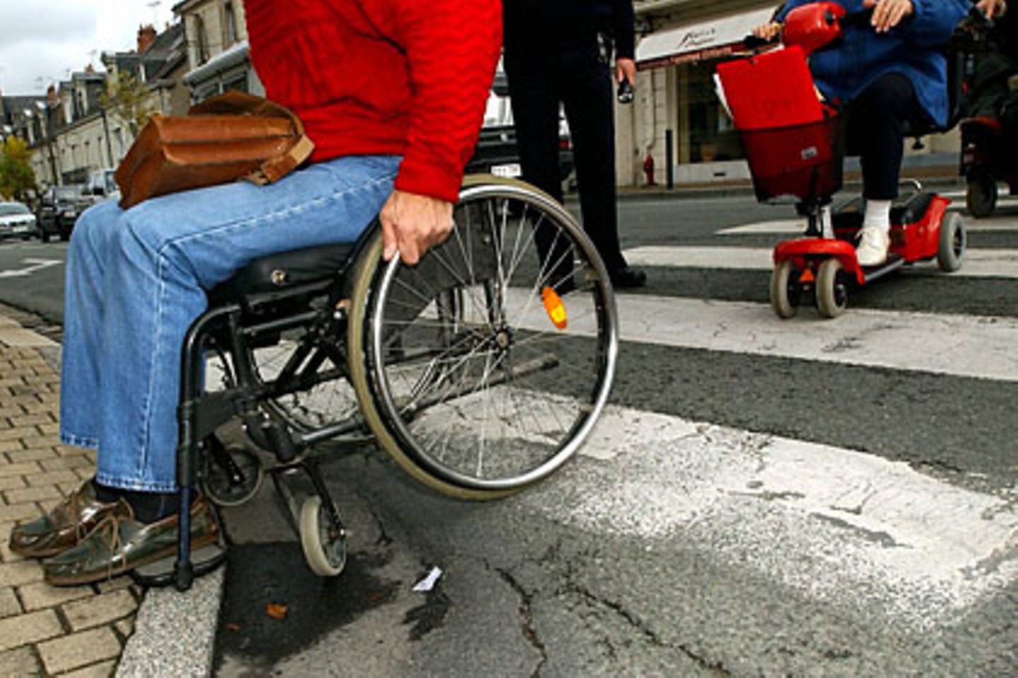 Hilfe wird bezahlt: Rollstuhlfahrer, die Hartz IV beziehen, profitieren von dem Karlsruher Urteil
