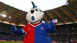 Das lächerliche Dino-Maskottchen hätte endlich ausgedient    Weil er als einziger Club noch nie abgestiegen ist, darf sich der HSV zu Recht Liga-Dino nennen. Doch beim Marsch in die 2. Liga verlöre er dieses Alleinstellungsmerkmal - und müsste sich endlich ein neues Maskottchen suchen.
