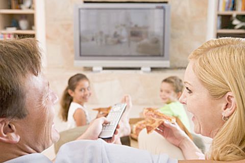 Mit Smart TV können Zuschauer fernsehen und zugleich das Gesehene im sozialen Netzwerk teilen