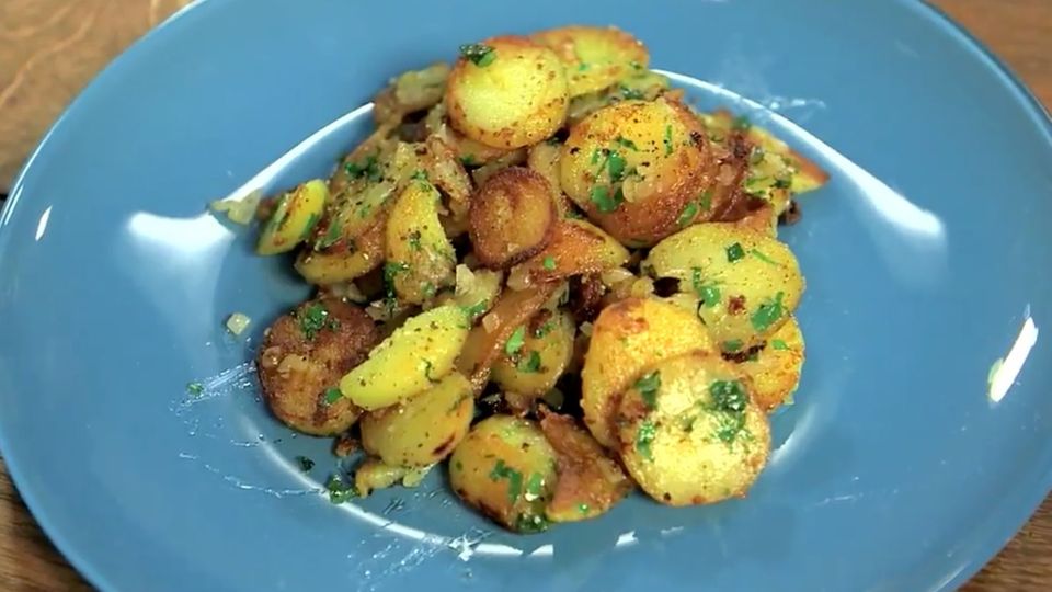 Kochen mit Tim Mälzer: Das ultimative Bratkartoffel-Rezept