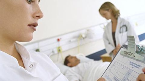 Von Zahnersatz über Selbstbehalttarife bis hin zu einer bevorzugten Behandlung im Krankenhaus: Viele Krankenkassen bitten gut ein Dutzend verschiedener Wahltarife an