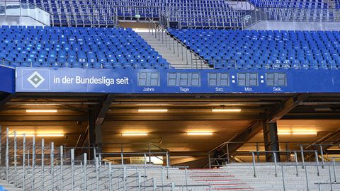 Die Null muss stehen - auch bei der Stadionuhr    Die große Uhr im Volksparkstadion zeigt die Dauer der Bundesliga-Zugehörigkeit an. Die Fans der übrigen Bundesligisten hätten nichts dagegen, wenn sie mal wieder auf Null gestellt wird.