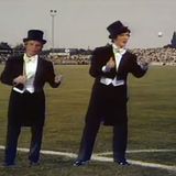 Ein Ballkünstler war er nie, anders als etwa Franz Beckenbauer oder Günter Netzer. Berti Vogts war als fleißiger Arbeiter bekannt. Spitzname: Terrier. Von so jemandem Rhythmus- und Taktgefühl zu erwarten, ist natürlich vermessen. Aber ein ganz ganz kleines bisschen wäre doch nicht zu viel verlangt, wenn man im Fernsehen singen möchte: Zusammen mit Ilja Richter versuchte es Berti Vogts 1983 dennoch. Und scheiterte so spektakulär wie die von ihm trainierte Nationalmannschaft bei der Fußball-WM 1998 in Frankreich. Es bleibt die unerschütterliche Weisheit: "Trainer lügen nicht."  Zum Video