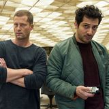 Diese Schattierung fehlte noch im "Tatort"-Kosmos: Mit den Fällen von Nick Tschiller (Til Schweiger) gibt es auch einen knallharten Action-Thriller innerhalb dieser Krimireihe. Dafür, dass es nicht zu brutal und düster wird, sorgt sein Kollege Yalcin Gümer (Fahri Yardim), der den liebenswerten Partner des eigensinnigen Tschiller gibt.