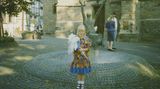 Viktoria Meinholz, Redakteurin im Familienressort, 1991 in Waltrop  Ich hatte das Glück, dass viele meiner Kindergartenfreunde mit mir eingeschult wurden. Trotzdem war ich vor dem ersten Schultag furchtbar nervös. Am Tisch neben mir saß ein guter Freund von mir, der bis zum Abitur mein Klassenkamerad blieb. In einem Monat werde ich als Trauzeugin bei seiner Hochzeit dabei sein - in der Kirche, vor der auch dieses Bild entstanden ist. Doch diesmal werde ich ganz sicher kein von meiner Mutter genähtes Kleid tragen.