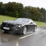 Die Gestaltungsdetails von Haube und Heck werden durch die montierten Kunststoffmatten verborgen