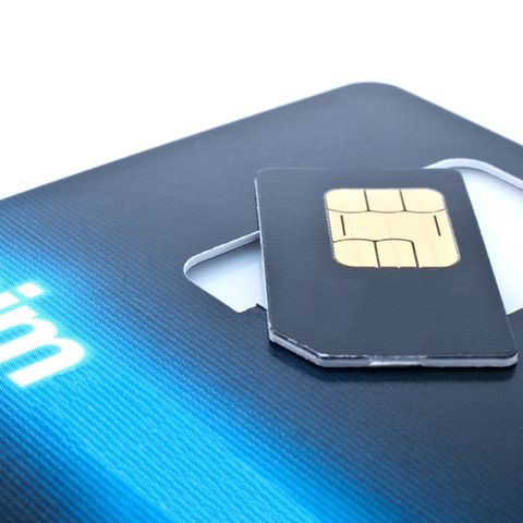 Eigentlich wollte Apple das Ende der SIM-Karte, doch die Provider nehmen den Machtverlust nicht so einfach hin.