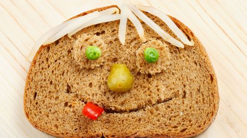 Dumm wie Brot! Wirklich? Unsere Autorin hat die beiden Ärzte besucht, die mit der Verteufelung von Weizen sehr viel Geld machen.